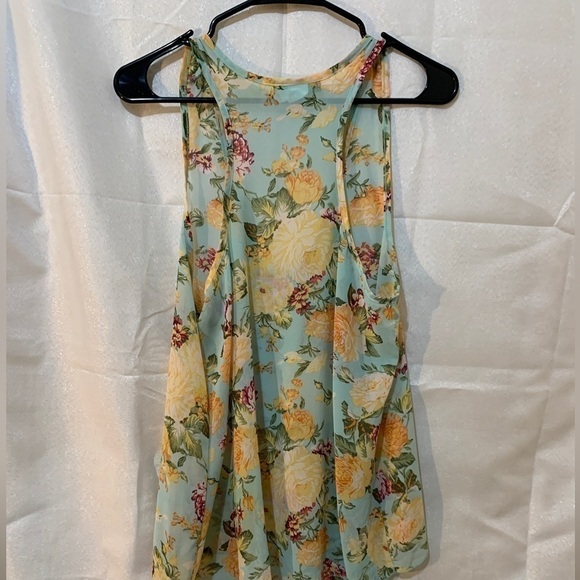 3/$28❤️Beware flower print, see-through top size XL - Picture 6 of 6